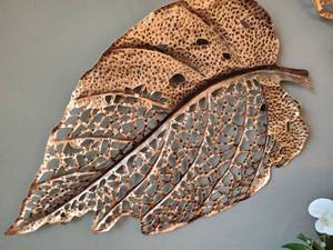 lot 49 image: Large Metal Leaf Wall Decor