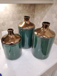 lot 56 image: IMAX Melenia Green Ceramic Vases with Metallic Bronze Uppers