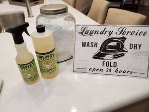 lot 59 image: Group of LaundryCleaning Supplies