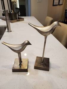 lot 74 image: Pair of Metal Birds on Stands
