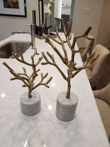 lot 101 image: IMAX Concepts Eclipse Trees on Marble Base