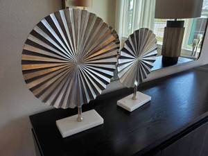 lot 124 image: Silver Tone Metal Round Fans on Marble Base
