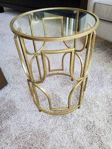 lot 129 image: Round Glass Top Side Table
