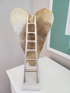 lot 199 image: Metal Heart with Ladder on Marble Base