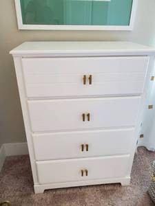 lot 203 image: Coaster Ashton White Wood 4-Drawer Dresser