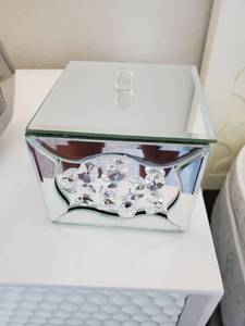 lot 208 image: Lidded Mirrored Box