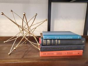 lot 231 image: Metal Star Sculpture & 4 Books