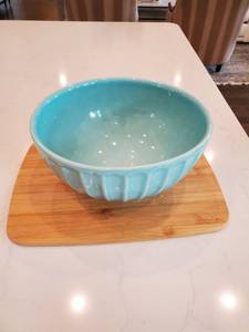 lot 289 image: Aqua Bowl by Primagero &amp Core Cutting Board