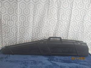 lot 1 image: FIELD LOCKER DOUBLE LONG GUN GUARD