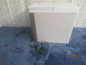lot 23 image: KOOLATRON COOLER