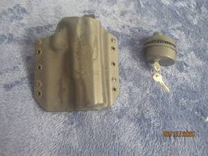 lot 37 image: WERKZ INSIDE WAIST BAND BLACK HOLSTER &amp KEYED ALIKE TRIGGER GUN LOCK&nbsp