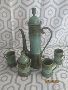 lot 55 image: MID CENTURY ARDCO BLUE GREEN  FAIENCE CHOCOLATE POT SET
