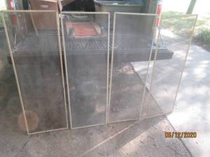 lot 88 image: METAL FRAMED SCREENS 4 COUNT