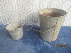 lot 105 image: GALVANIZED METAL BUCKETS