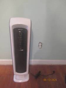 lot 118 image: AEROMAX 100 OSCILLATING ELECTRIC FAN