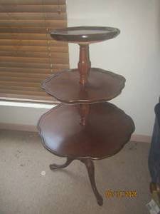 lot 131 image: VINTAGE MAHOGANY DUMBWAITER PIE CRUST EDGES&nbsp41 H&nbsp