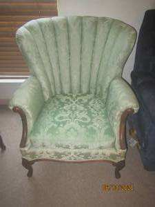 lot 135 image: VINTAGE FAN BACK UPHOLSTERED CHAIR