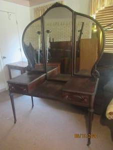 lot 136 image: ANTIQUE DRESSING VANITY WITH ART DECO ADJUSTABLE MIRROR&nbsp50 L X 73 H&nbsp