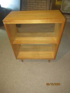 lot 146 image: MID CENTURY MODERN SHELF UNIT WITH PEG LEGS24 L X 29 12&nbsp H&nbsp