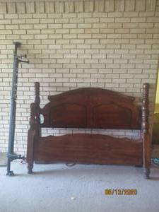 lot 147 image: TWINFULL SIZE HEADFOOT BOARD WITH RAILS60  L&nbsp