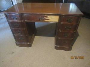 lot 150 image: VINTAGE DESK44 L X 29H&nbsp