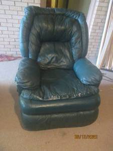 lot 152 image: BLUE LEATHER RECLINER