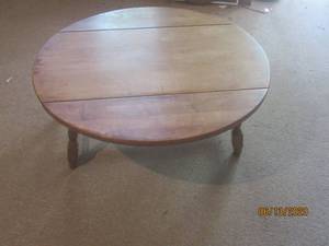 lot 157 image: ROUND COFFEE TABLE WITH FOLDING SIDES36 DIAM&nbsp