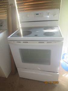 lot 159 image: WHIRLPOOL SELF CLEANING OVEN ELECTRIC