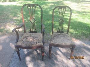 lot 165 image: VINTAGE ENGLISH DINING CHAIR DUO