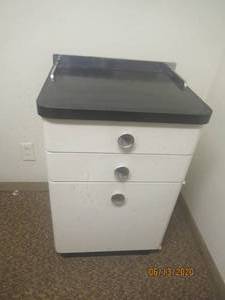 lot 172 image: VINTAGE WHITE METAL PHYSICIANS OFFICE SUPPLY CABINET