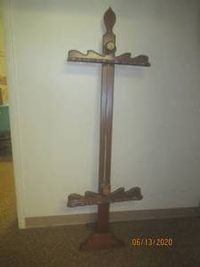 lot 175 image: VINTAGE ADJUSTABLE WOOD ART EASEL