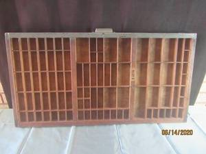 lot 220 image: TYPESET PRINTERS TRAY