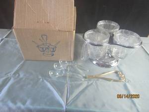 lot 232 image: CONDIMENT CAROUSEL SERVER