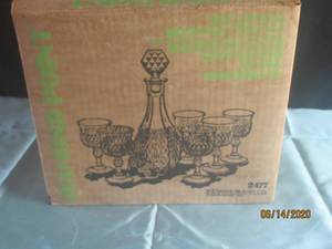 lot 234 image: INDIANA GLASS COMPANY CRYSTAL DECANTER  GLASS SET