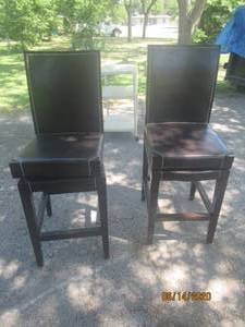 lot 243 image: CONTEMPORARY SWIVEL BAR STOOL DUO