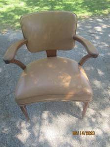 lot 244 image: MID CENTURY MODERN OFFICE CHAIR