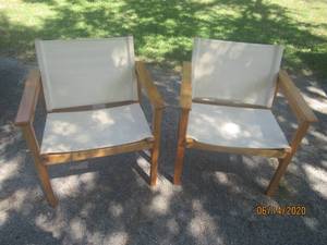 lot 250 image: WOOD AND FABRIC RETRO CHAIRS. SET OF 2