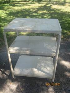 lot 256 image: METAL ROLLING CART