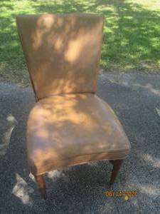 lot 259 image: ANTIQUE LEATHER DINING CHAIR