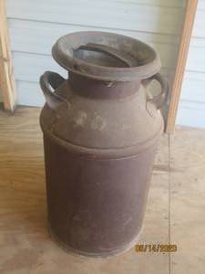 lot 278 image: VINTAGE MILK JUG FARMHOUSE DECOR