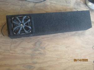 lot 291 image: KICKER SUB WOOFER IN CUSTOM BOX