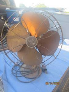 lot 301 image: VINTAGE EMERSON ELECTRIC FAN MODEL 6250-F