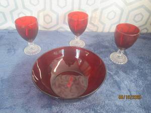 lot 469 image: 3 RUBY RED ANCHOR HOCKING BUBBLE STEM WINE GLASSES &amp RUBY RED 8 12 DIAM GLASS BOWL&nbsp
