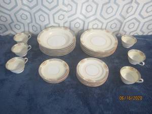 lot 486 image: 30 PC 6 PERSON SETTING&nbsp DINNERWARE&nbspNORITAKE NIPPON TOKI KAISHA CHINA&nbsp
