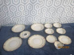 lot 488 image: 12 PC NORITAKE NIPPON TOKI KAISHA CHINA&nbsp REPLACEMENT &nbsp &nbsp&nbsp DINNERWARE&nbsp