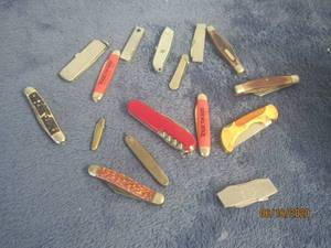 lot 496 image: 16 VINTAGE POCKET KNIVES