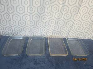 lot 503 image: 4 PYREX GLASS BAKING PANS