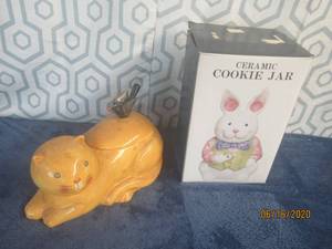 lot 505 image: 2 CERAMIC COOKIE JARS