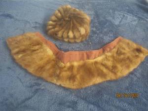 lot 511 image: ELYSEES ORIGINAL FUR HAT AND SHAW