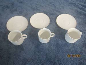lot 517 image: TOTAL OF 6 PC&nbsp 3 PERSON SETTING WHITE &amp GOLD RIM MINITURE CUPS AND SAUCERS&nbsp
